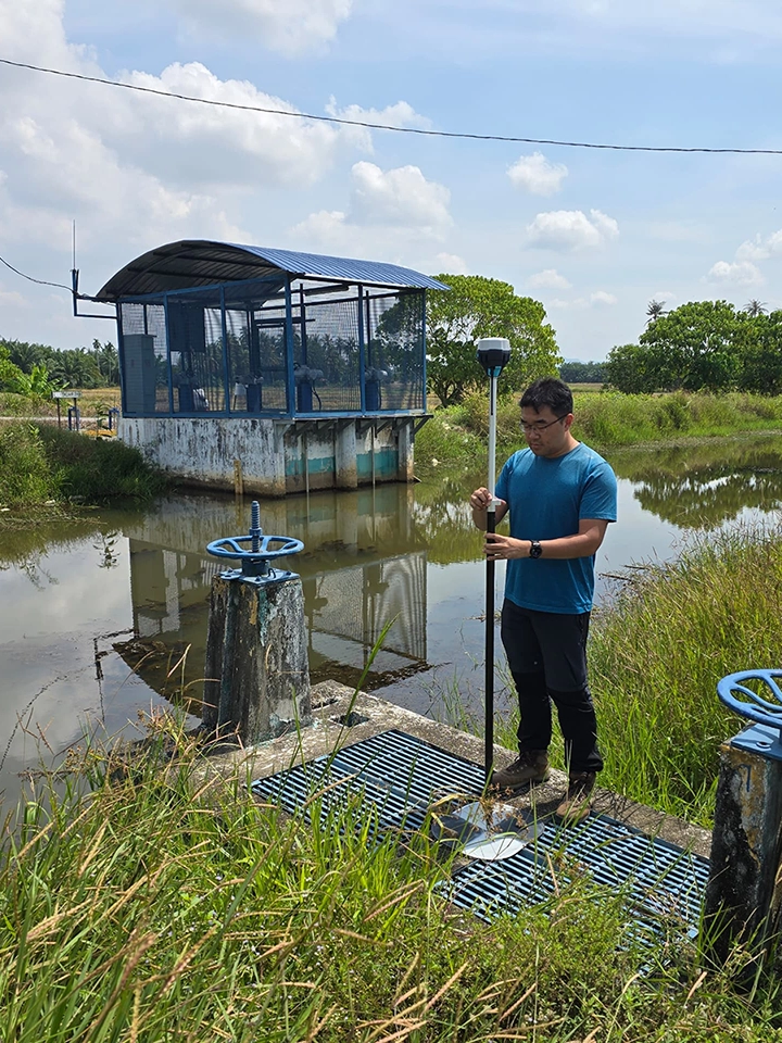 GNSS survey equipment setup